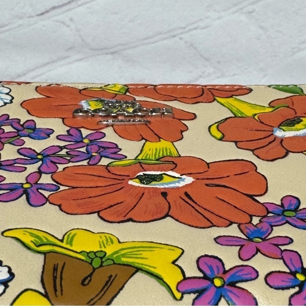COACH Corner Zip Wristlet In Brown Signature Canvas With Wildflower Print NWT - Picture 10 of 14
